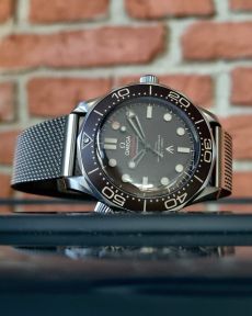 Omega Seamaster Diver 007 edition